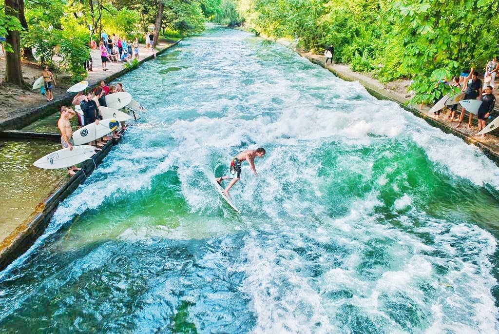 munich surf englischer garten