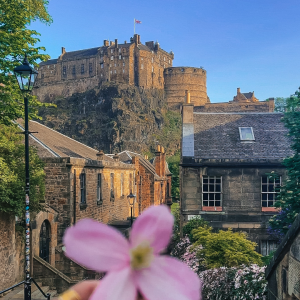 UNVEILING THE CHARMS OF EDINBURGH: YOUR ULTIMATE TRAVEL GUIDE